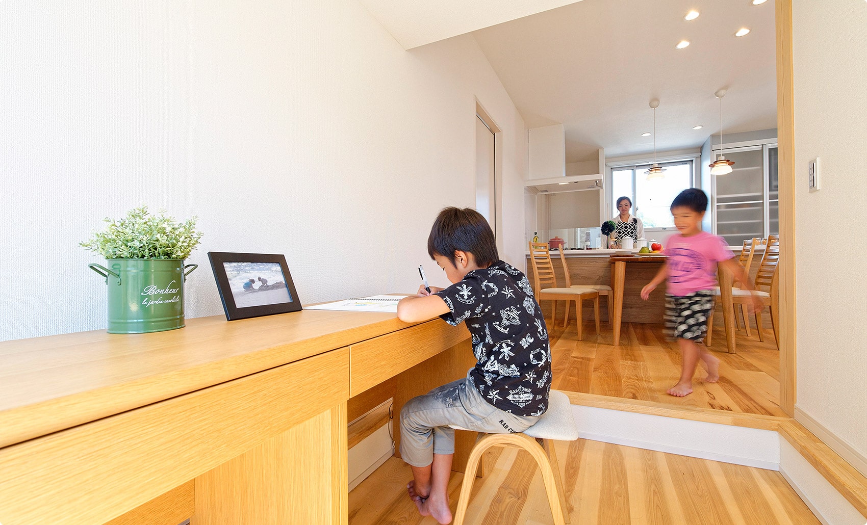 明石市「明石住建(IKU-REAR)」監修「子供が賢く育つ家」の「子ども部屋編」イメージ4枚目